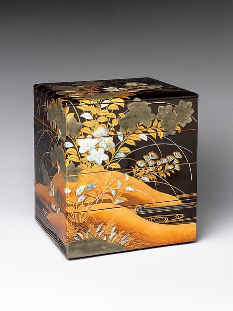 Tiered Box with Design of Bellflower and Autumn Grasses