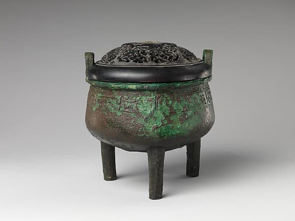Tripod cauldron (ding) in ancient style?
