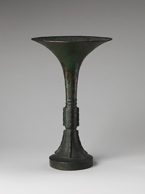 Vase in the shape of an archaic vessel (gu)