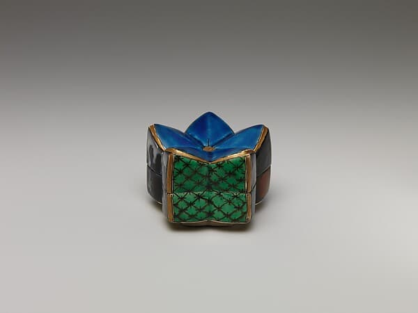 Incense Box (Kōgō) in the Shape of a Plum Blossom