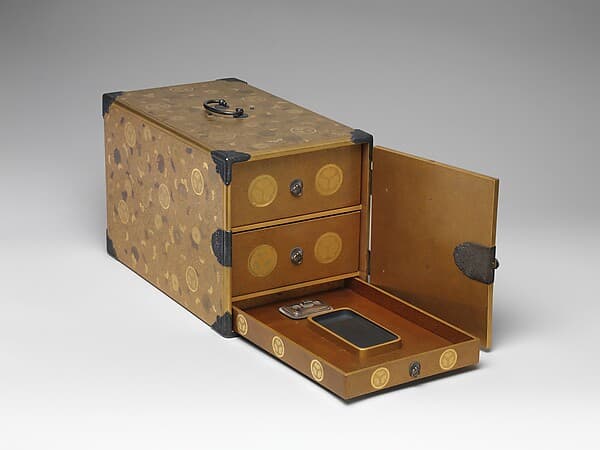 Portable Writing Cabinet with Tokugawa Family Crests, Chrysanthemums, and Foliage Scrolls, by Kōami School