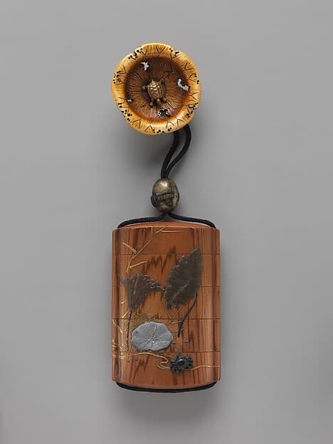 Inrō with Lotus and Crab (obverse); Lotus and Tadpole (reverse)