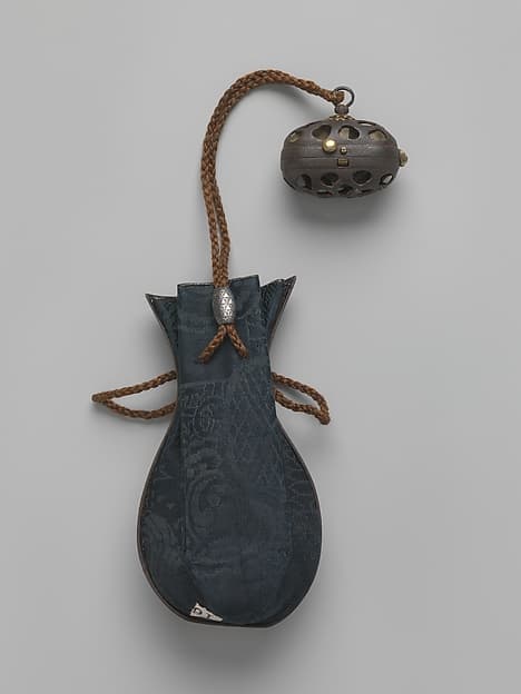 Tobacco pouch