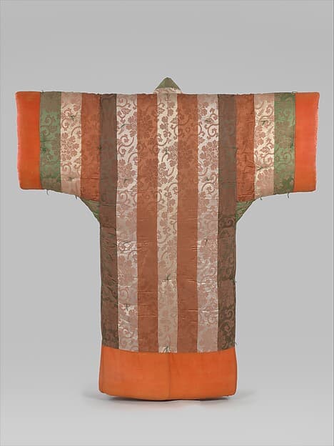 Kimono-shaped Comforter (Yogi) with Peonies and Stripes