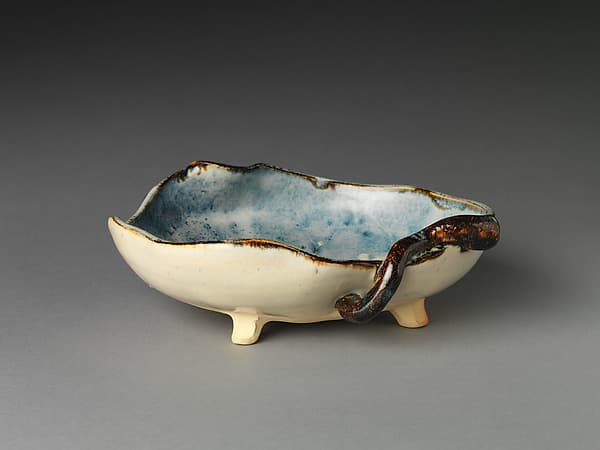 Bowl in the Shape of a Paulownia Leaf, by Nin'ami Dōhachi (Takahashi Dōhachi II)