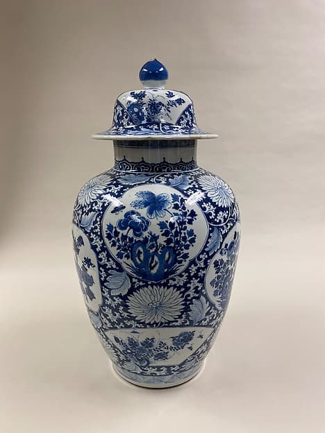 Covered jar with floral patterns