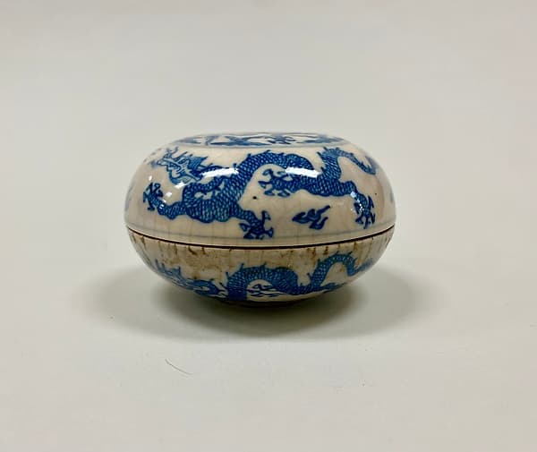 Seal paste box with dragons