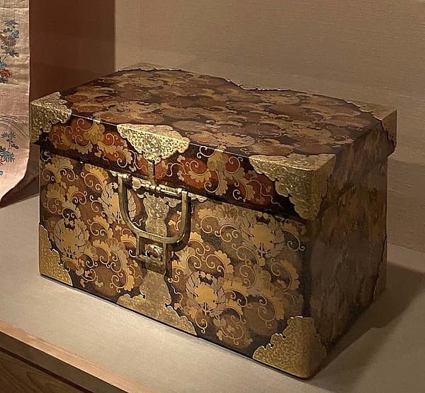 Storage Trunk (Nagamochi) with Family Crests, Pine, and Foliage Pattern