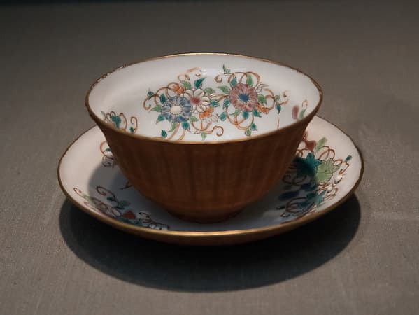 Cup and Cover with Floral Design and Basketry Exterior, by Zōshuntei Sanpo