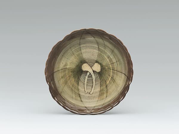 Dish with Gingko Leaves