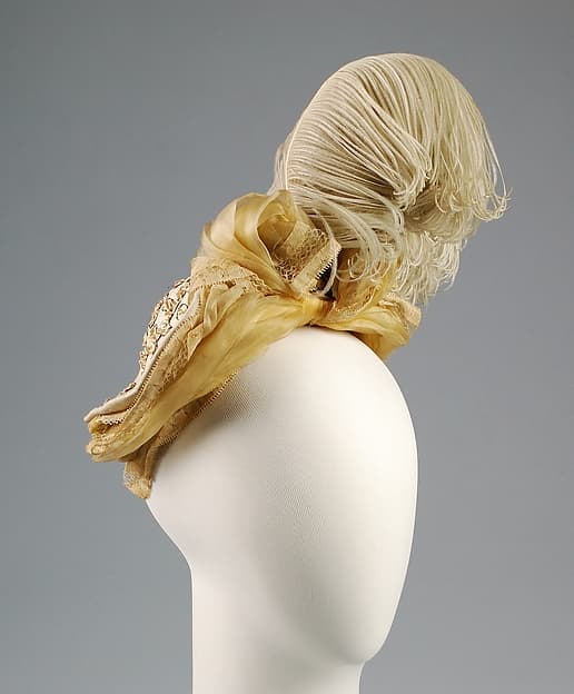 Bonnet, by Berthe
