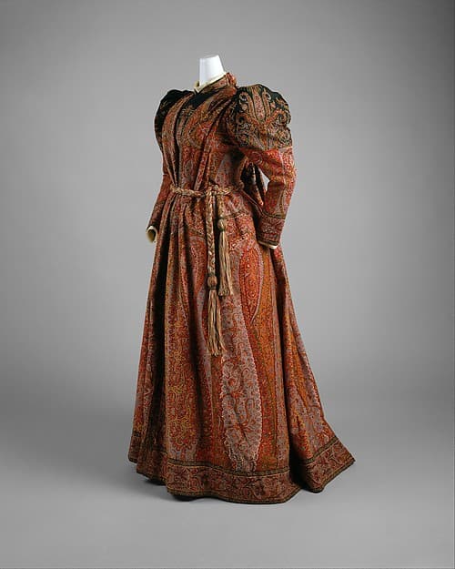 Tea gown