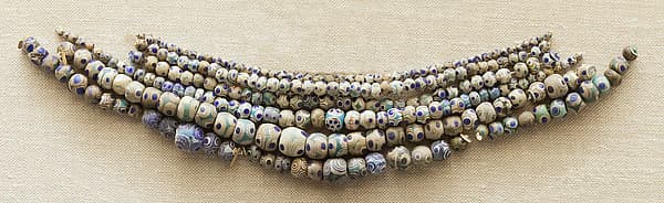 String of 5 Eyed Beads