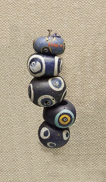 String of 5 Eyed Beads