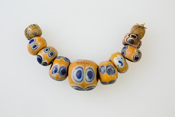 String of 10 Eye Beads