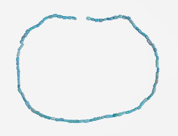 String of Short Cylindrical Beads