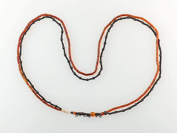 Two-strand Necklace of the Child Myt