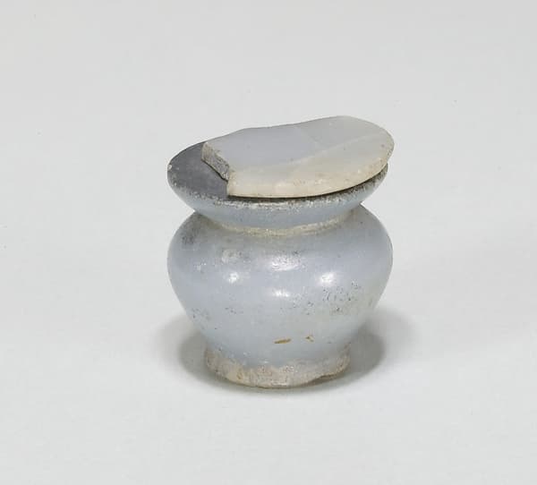Kohl jar