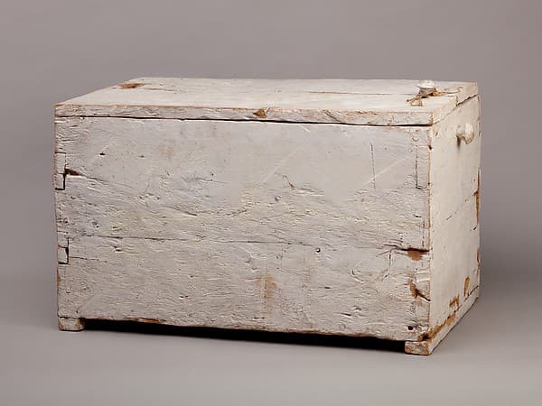 Rectangular Linen Chest