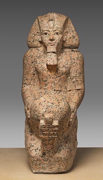 Kneeling statue of Hatshepsut