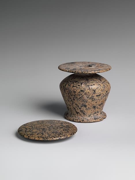 Kohl jar with lid