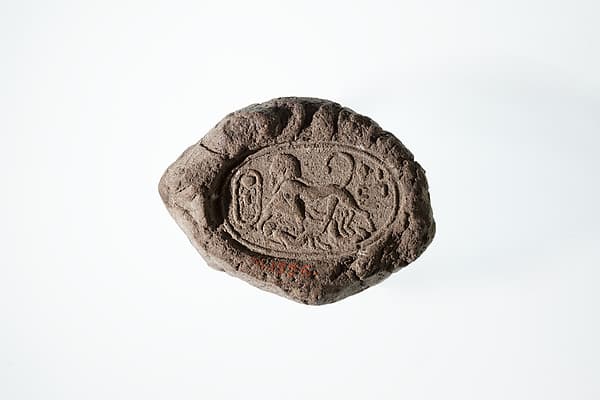 Seal impression