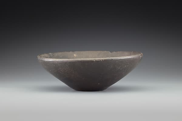 Shallow bowl