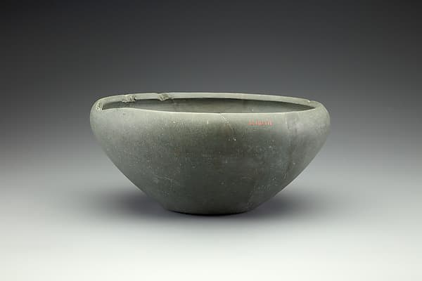 Shallow bowl
