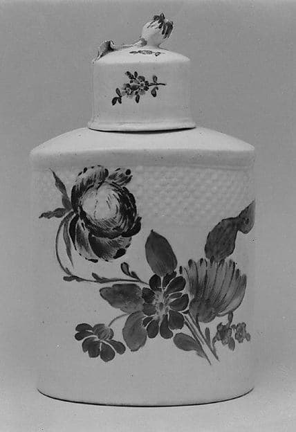 Caddy, by Limbach Porcelain Manufactory