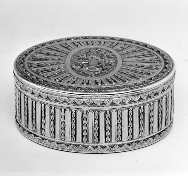 Snuffbox, by Pierre Bidault