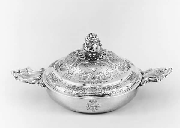 Porringer with cover (Écuelle), by Philippe Lafourge