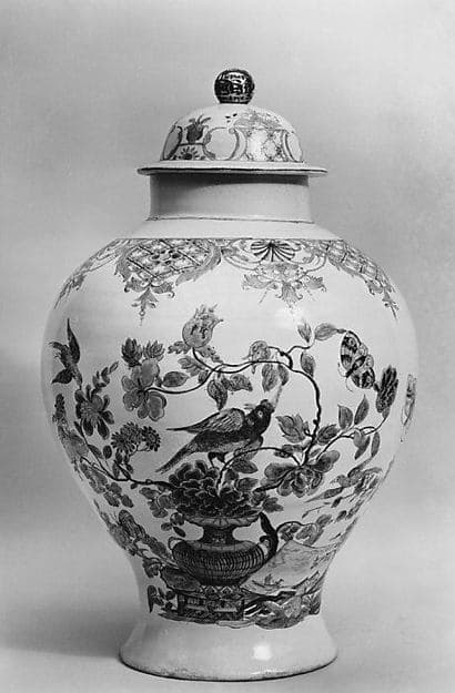 Vase with cover, by Höchst Manufactory