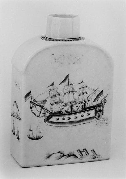 Tea caddy (part of a set)