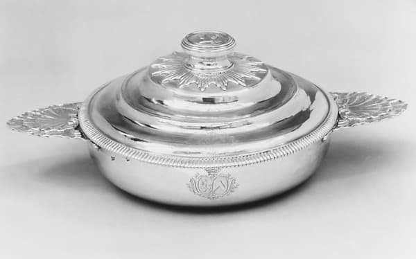 Bowl with cover (Écuelle), by Antoine Plot