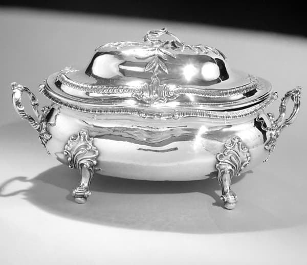 Tureen with cover, by William Homer