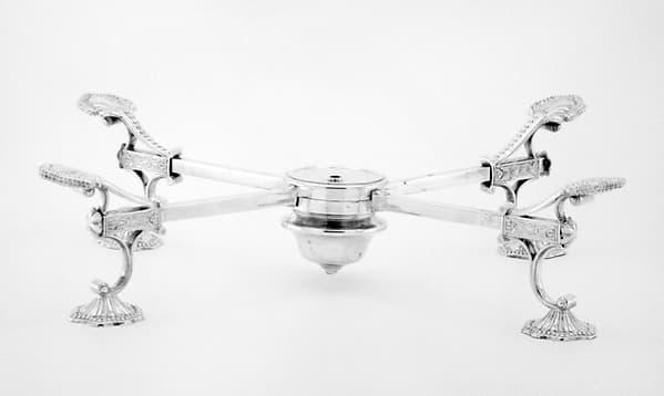 Dish cross, by Ashworth, Ellis & Co.