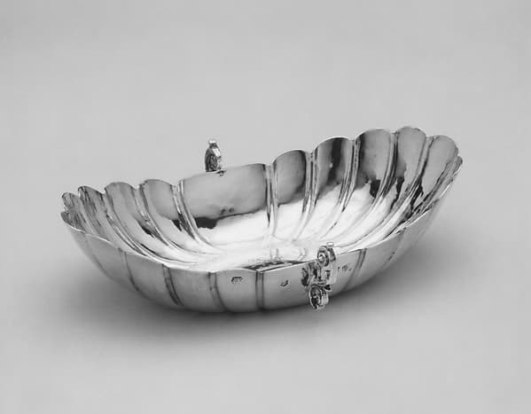 Sweetmeat dish, by S. W., London
