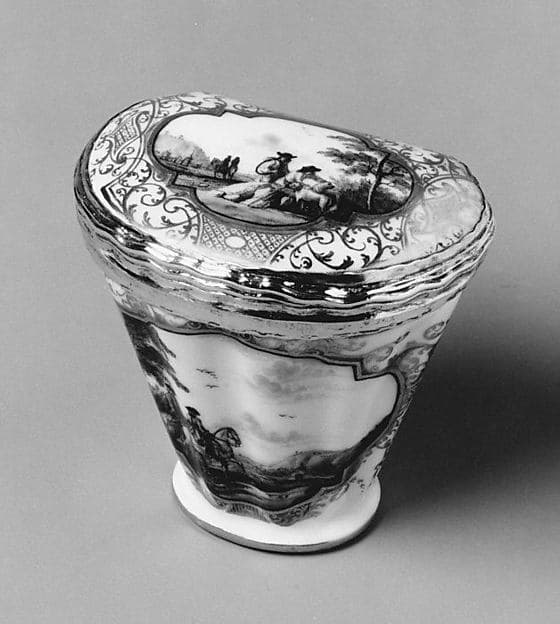 Snuffbox, by Meissen Manufactory