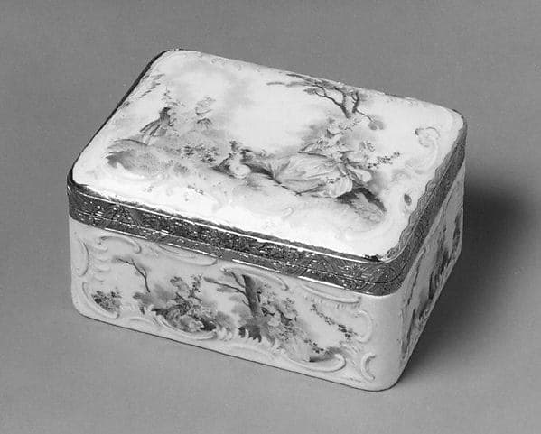 Snuffbox, by Meissen Manufactory