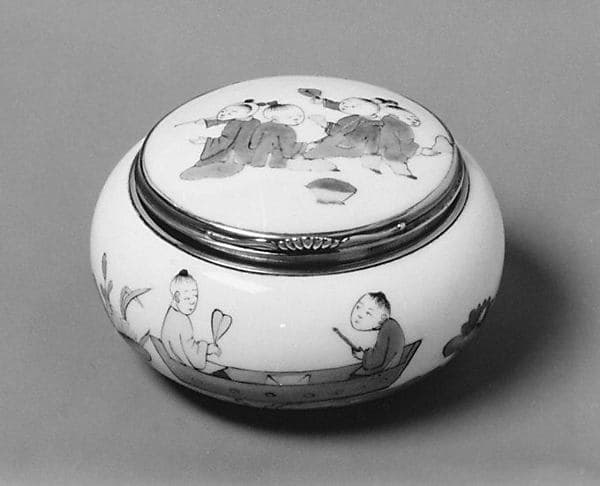 Snuffbox, by Meissen Manufactory