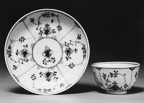 Teabowl and saucer (assembled), by Limbach Porcelain Manufactory