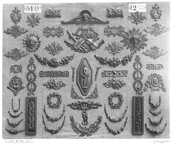 Keyhole escutcheon