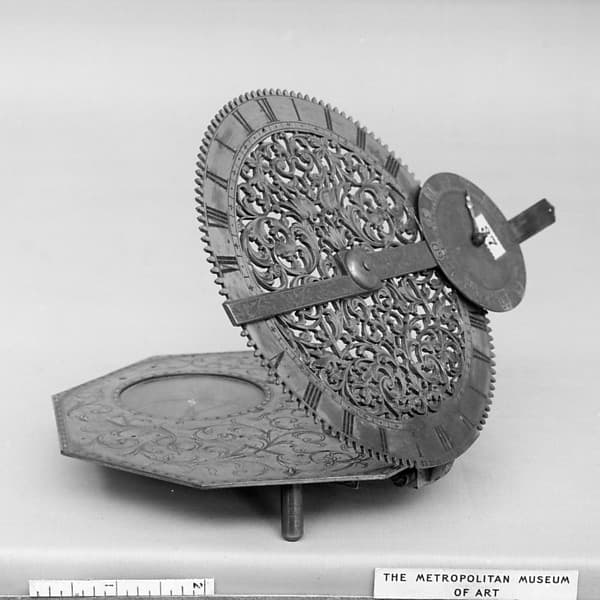 Portable compass dial, by Claude Dunod
