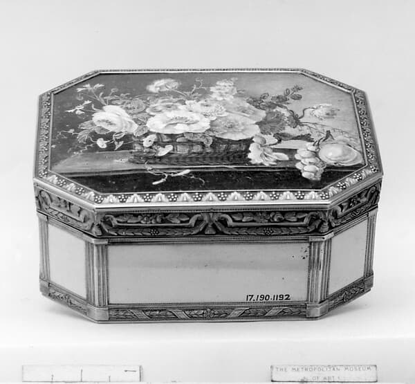 Snuffbox