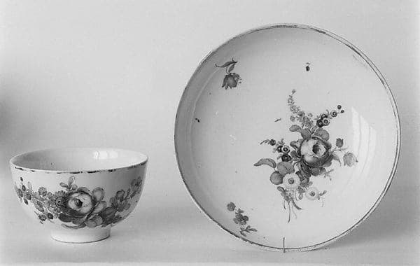 Teabowl and saucer, by Zurich Pottery and Porcelain Factory