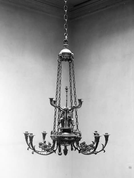 Twelve-light chandelier (Lustre)