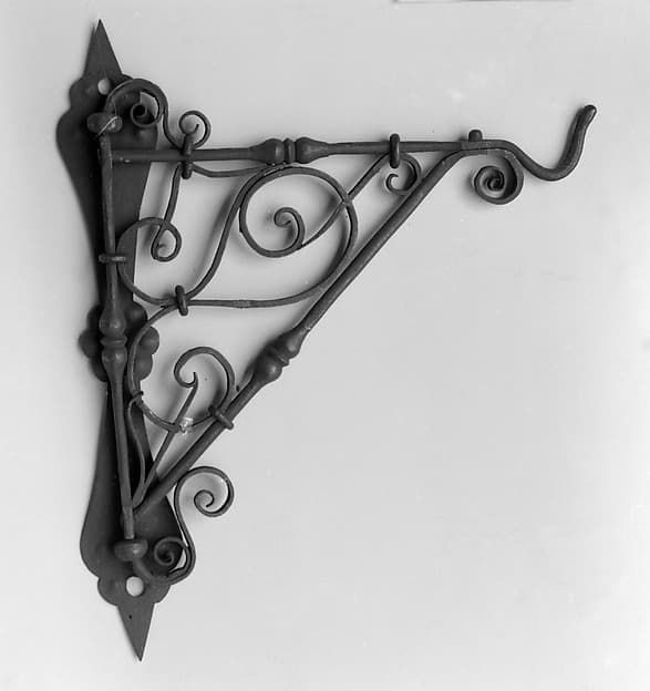 Wall bracket