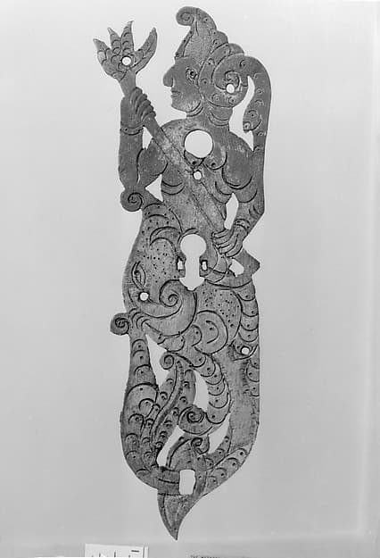 Keyhole escutcheon