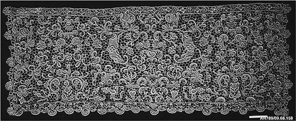Cravat end
