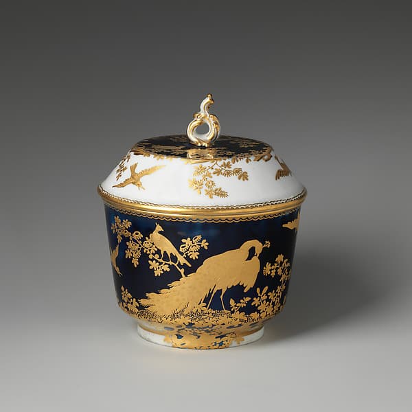 Sugar bowl (part of a service), by Chelsea Porcelain Manufactory
